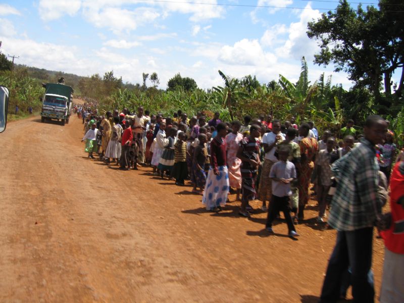 Kili (037) so many kids